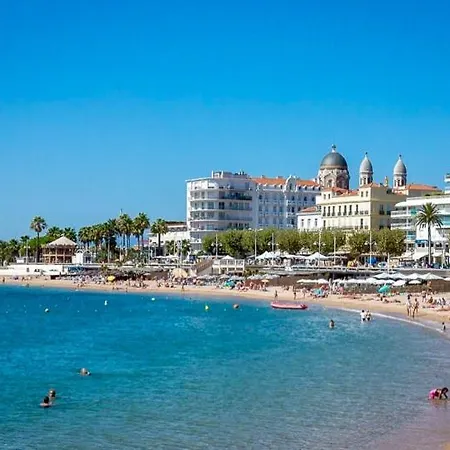 Palais Robert Saint-Raphael (Var)